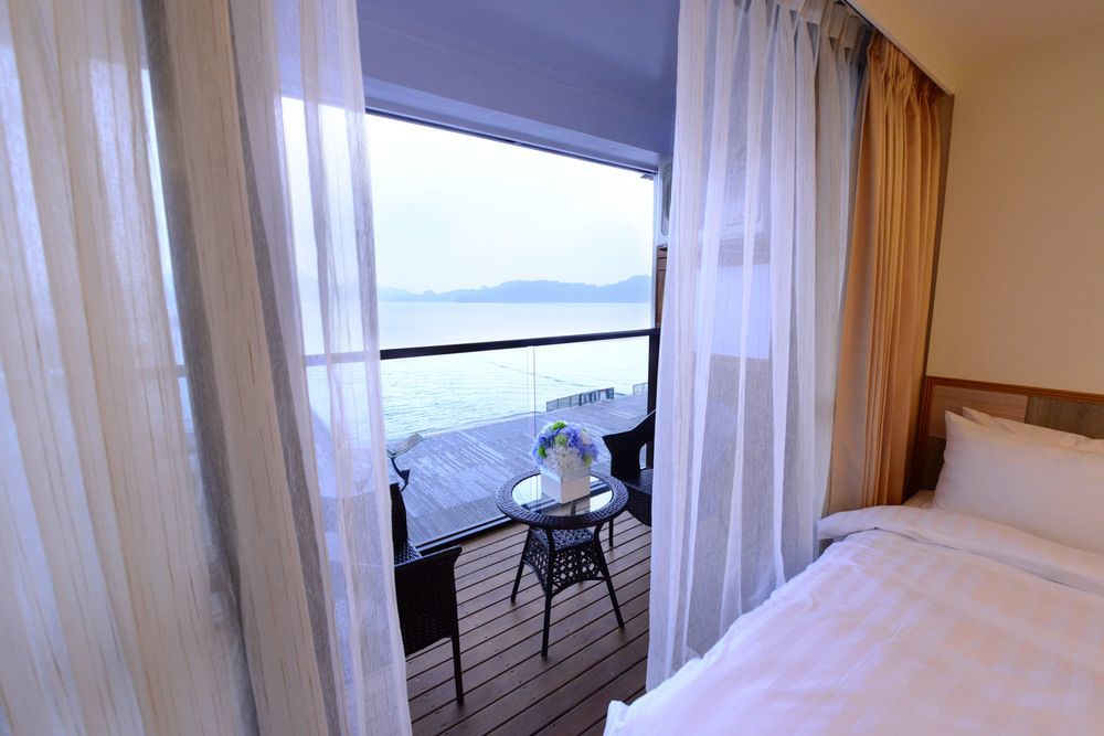 Shang Shan Ting Chao Hotel Yuchi Bagian luar foto